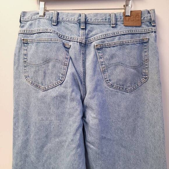 Lee Faded Denim Jeans Tag Worn Measure 35.5 x 28.5 Straight Leg Light Blue Wash - Picture 7 of 9